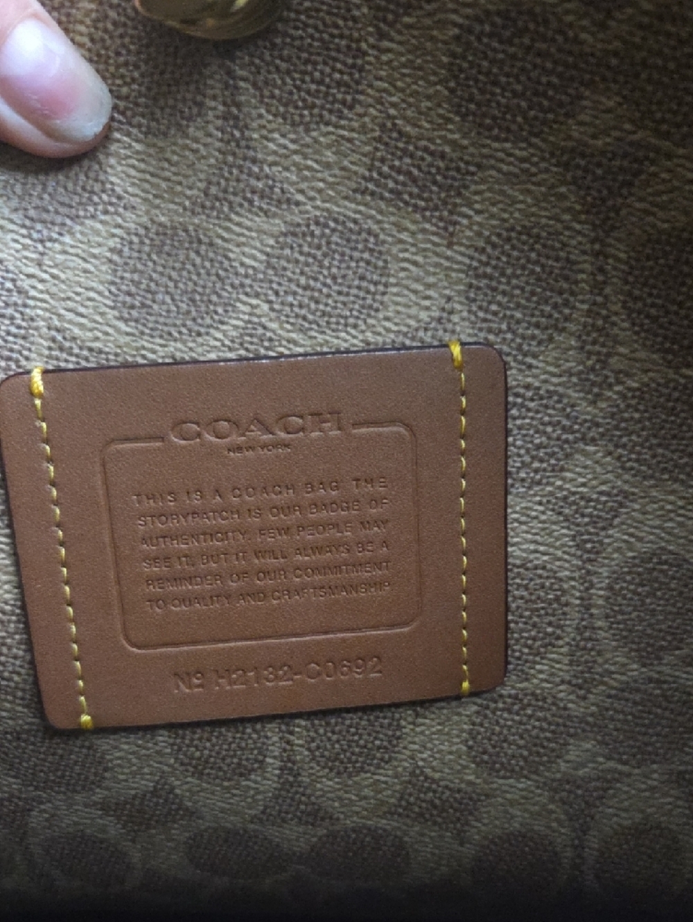 Coach Willow Pink Two-Tone Tote Bag with Turn-Lock Closure - Picture 5 of 11